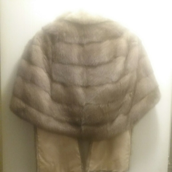 100% Genuine mink stole - Picture 2 of 2